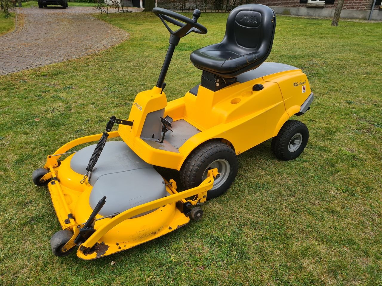 Sitzrasenmäher za tip Stiga Villa, Gebrauchtmaschine u Lierop (Slika 1)