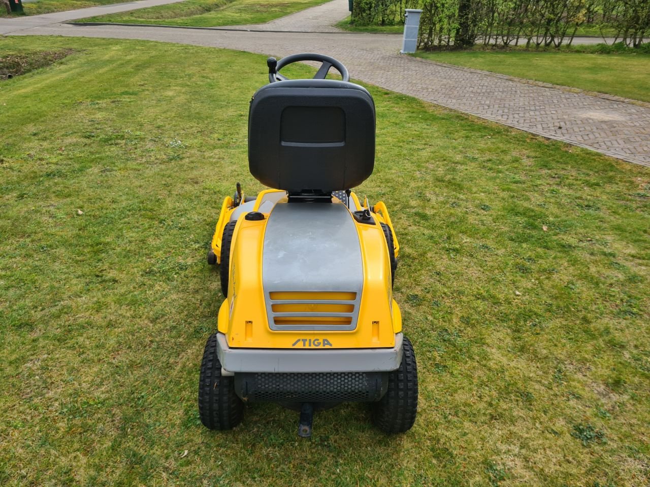 Sitzrasenmäher za tip Stiga Villa, Gebrauchtmaschine u Lierop (Slika 9)