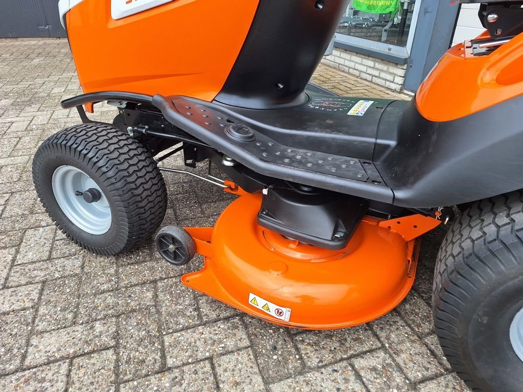 Sitzrasenmäher des Typs Stihl RT 6112.1 ZL, Gebrauchtmaschine in MARIENHEEM (Bild 5)
