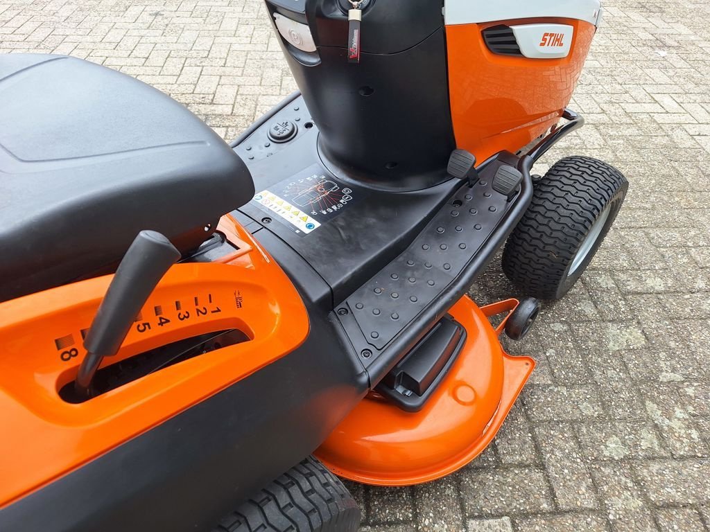 Sitzrasenmäher des Typs Stihl RT 6112.1 ZL, Gebrauchtmaschine in MARIENHEEM (Bild 6)