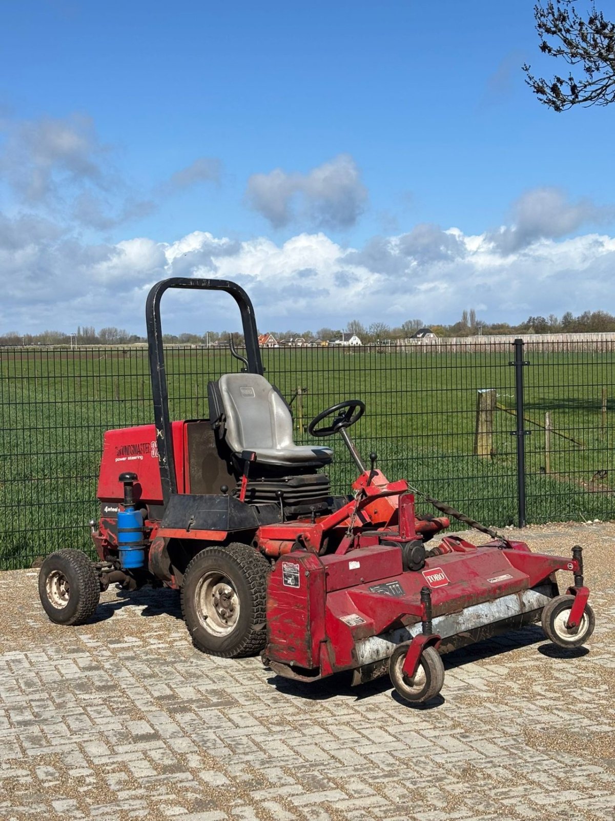 Sitzrasenmäher типа Toro -, Gebrauchtmaschine в Wadenoijen (Фотография 3)