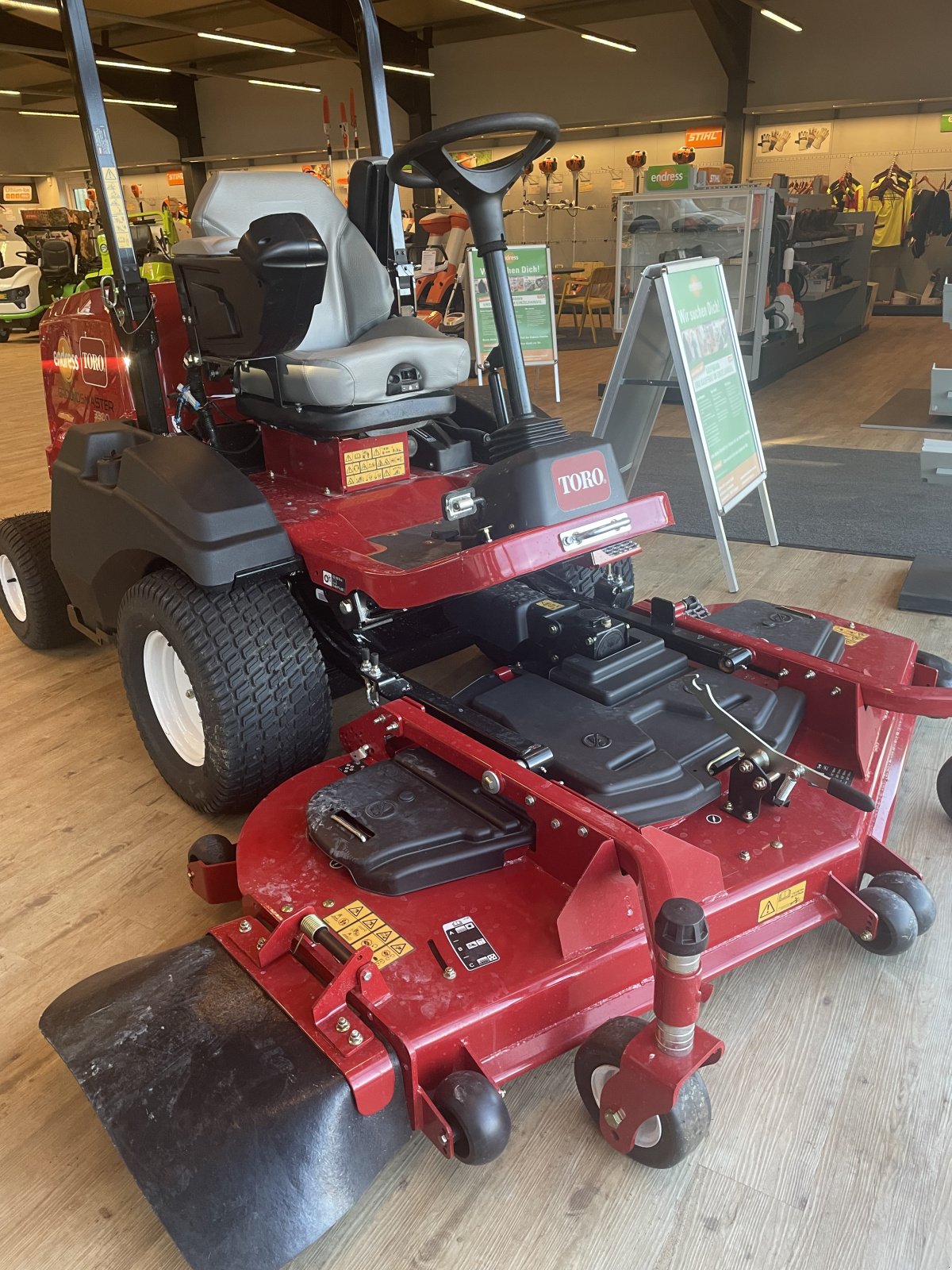 Sitzrasenmäher typu Toro Groundsmaster 3300, Neumaschine v Kißlegg (Obrázek 1)