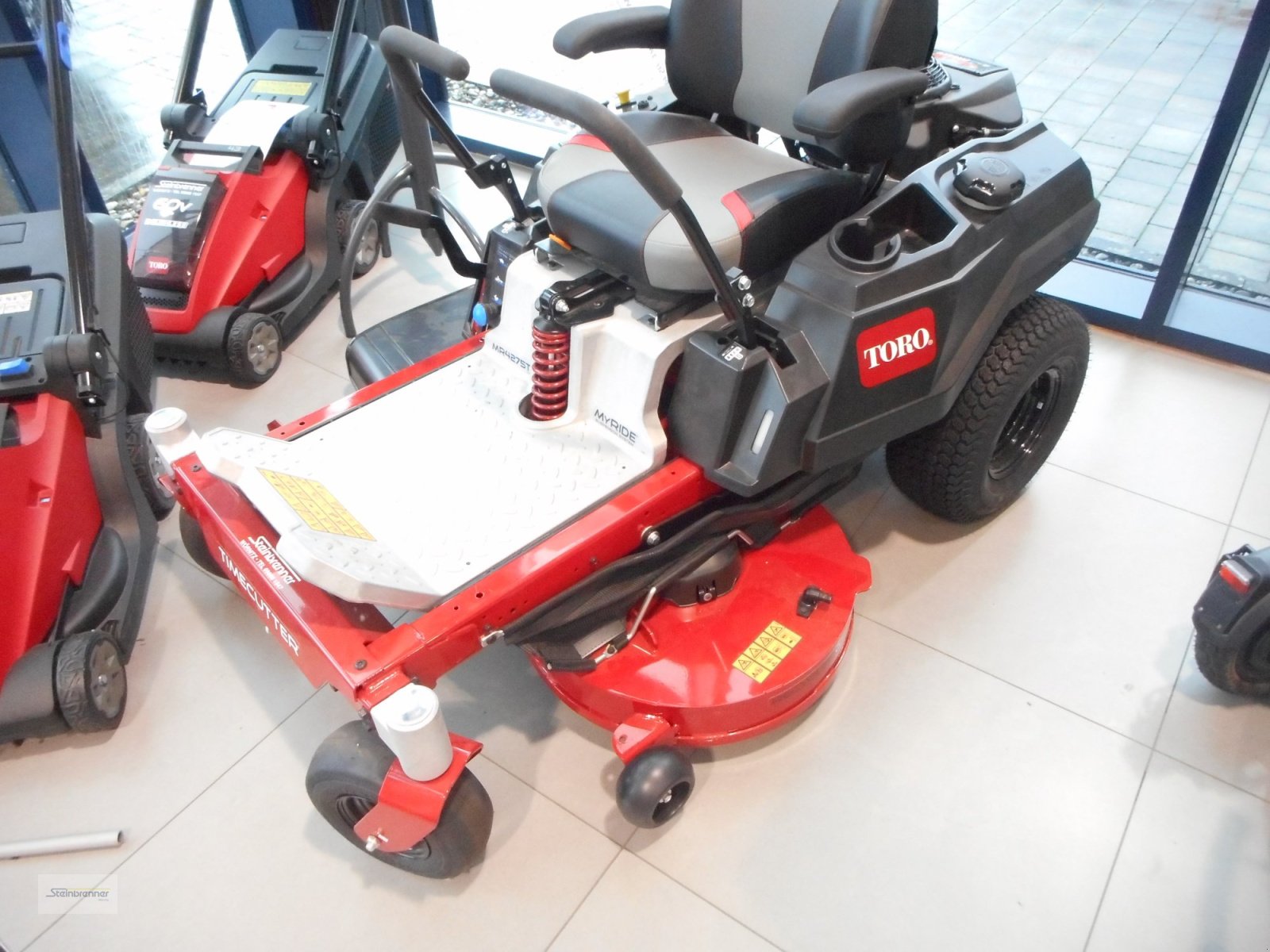 Sitzrasenmäher des Typs Toro Time Cutter MR 4275 T, Neumaschine in Wörnitz (Bild 1)