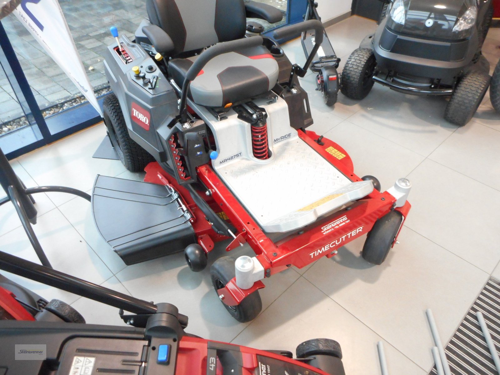 Sitzrasenmäher des Typs Toro Time Cutter MR 4275 T, Neumaschine in Wörnitz (Bild 2)