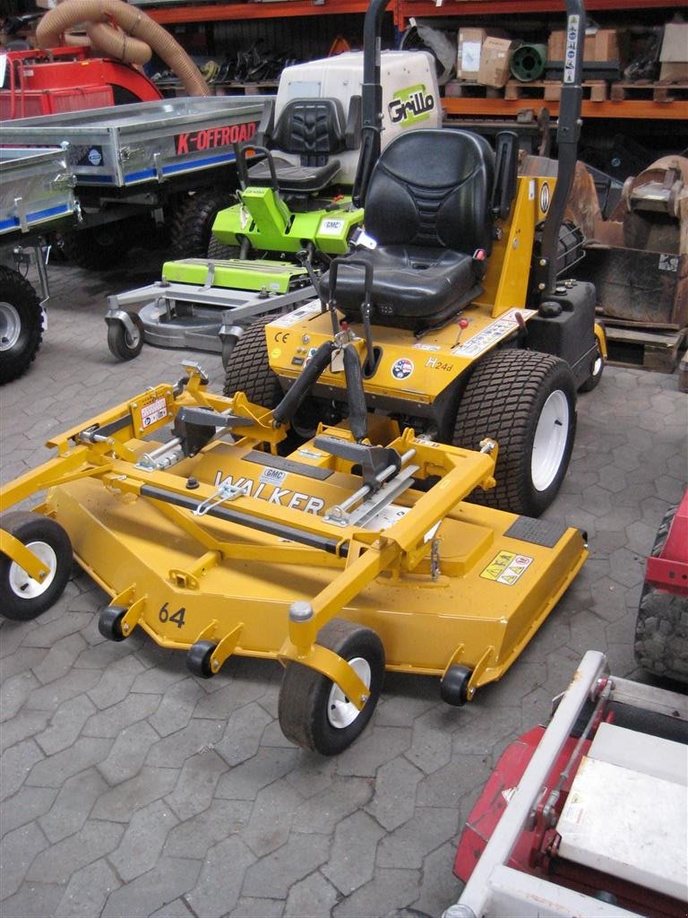 Sitzrasenmäher of the type Walker H24d Fabriksnyt 64" klippebord, Gebrauchtmaschine in Glamsbjerg (Picture 2)