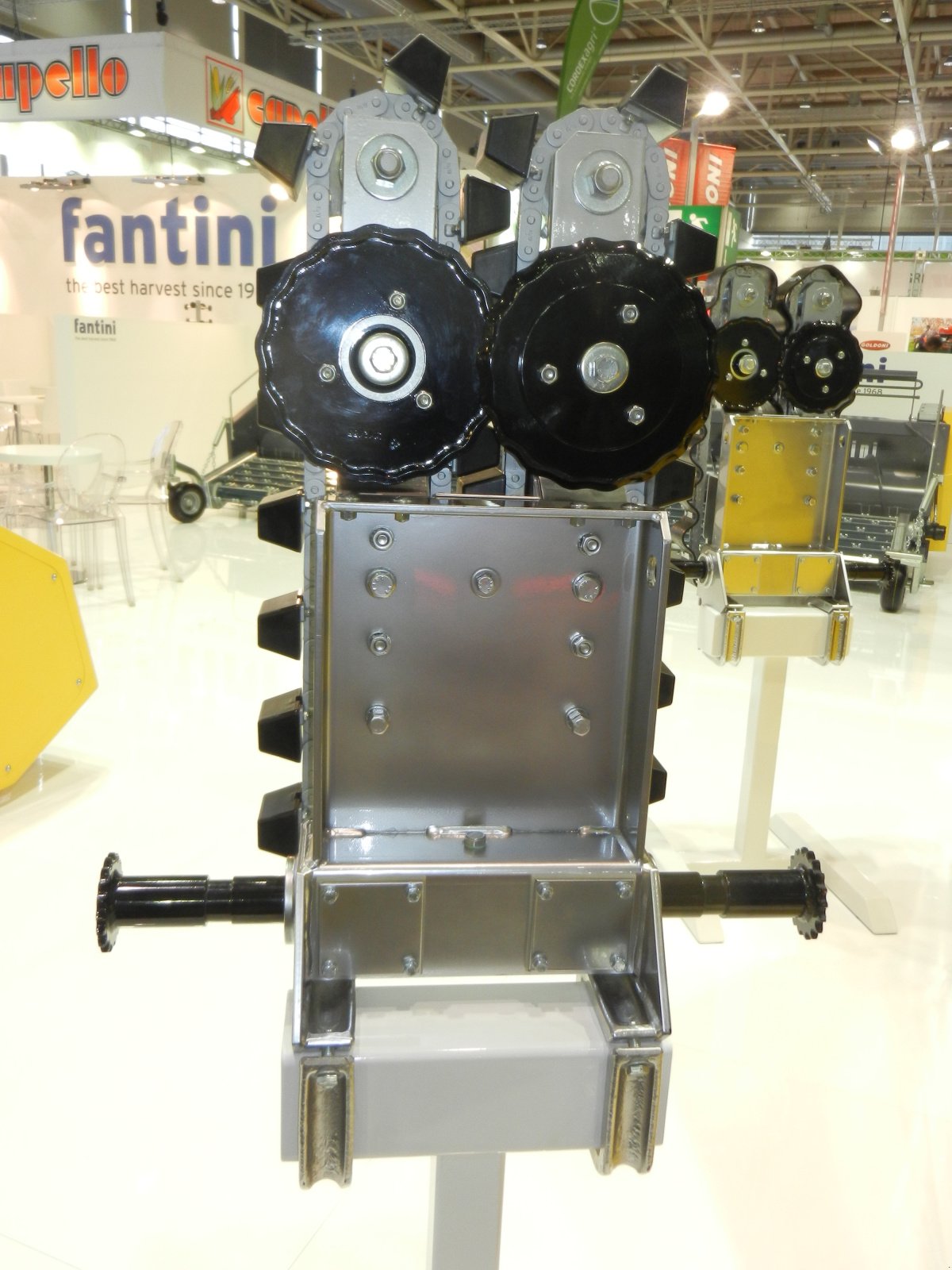 Sonnenblumenschneidwerk Türe ait Fantini G3 Sonnenblumenschneidwerk, Neumaschine içinde Gerasdorf (resim 2)