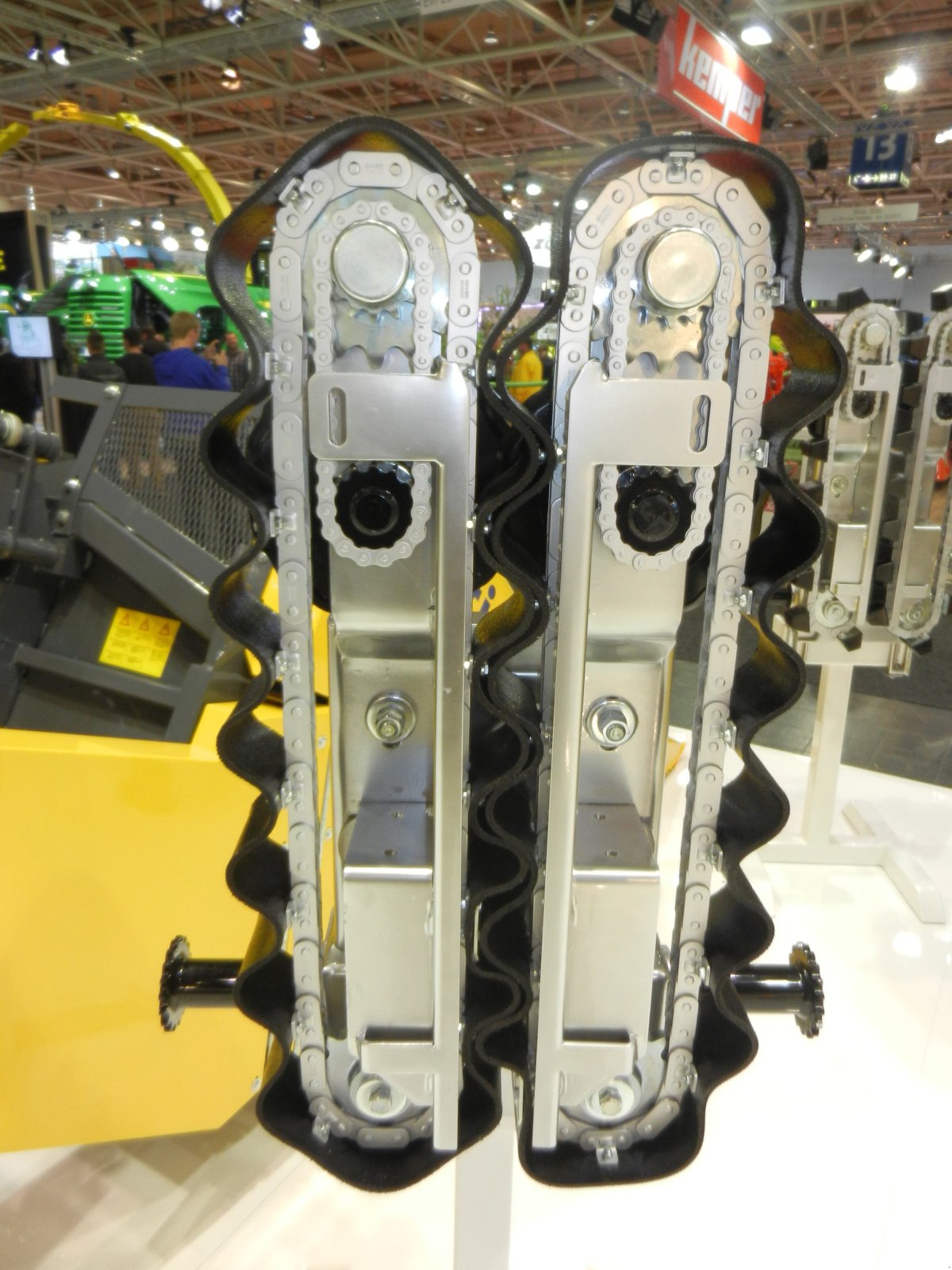 Sonnenblumenschneidwerk Türe ait Fantini G3 Sonnenblumenschneidwerk, Neumaschine içinde Gerasdorf (resim 3)