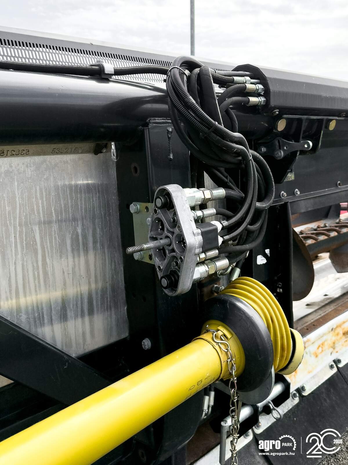 Sonnenblumenschneidwerk del tipo Geringhoff SF Horizon 1230/FB 12-row sunflower header with John Deere and Claas bracket, 75 cm row spacing, folding frame design, stalk chopper, Gebrauchtmaschine en Csengele (Imagen 23)