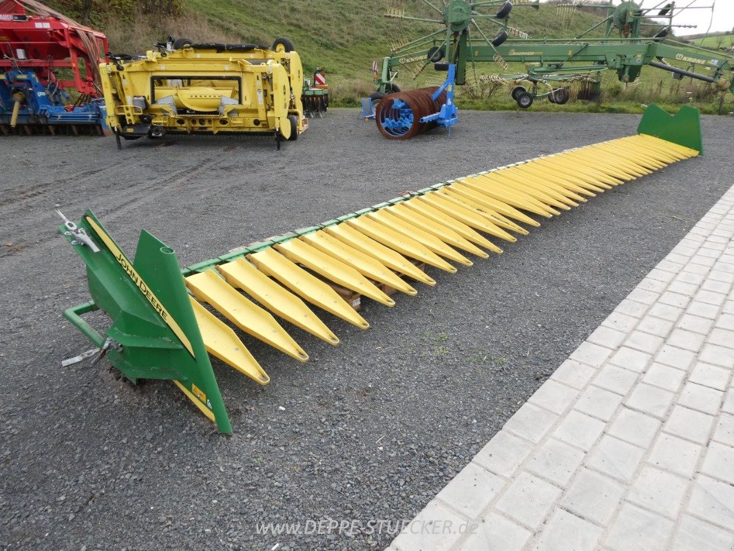 Sonnenblumenschneidwerk des Typs John Deere Sonnenblumenvorsatz 600PF, Gebrauchtmaschine in Lauterberg/Barbis (Bild 3)