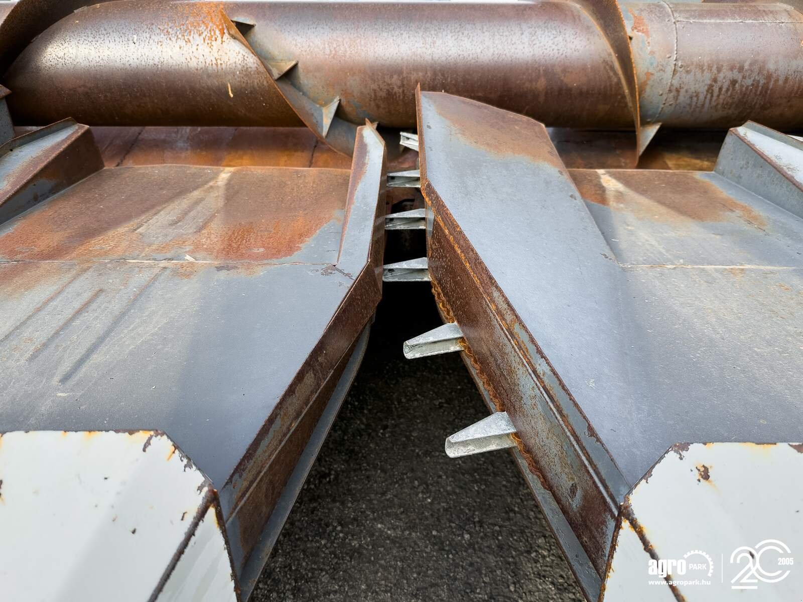 Sonnenblumenschneidwerk от тип NAS 676 Z 6 row sunflower header with chopper for JD combines, with 75 cm row spacing, Gebrauchtmaschine в Csengele (Снимка 12)