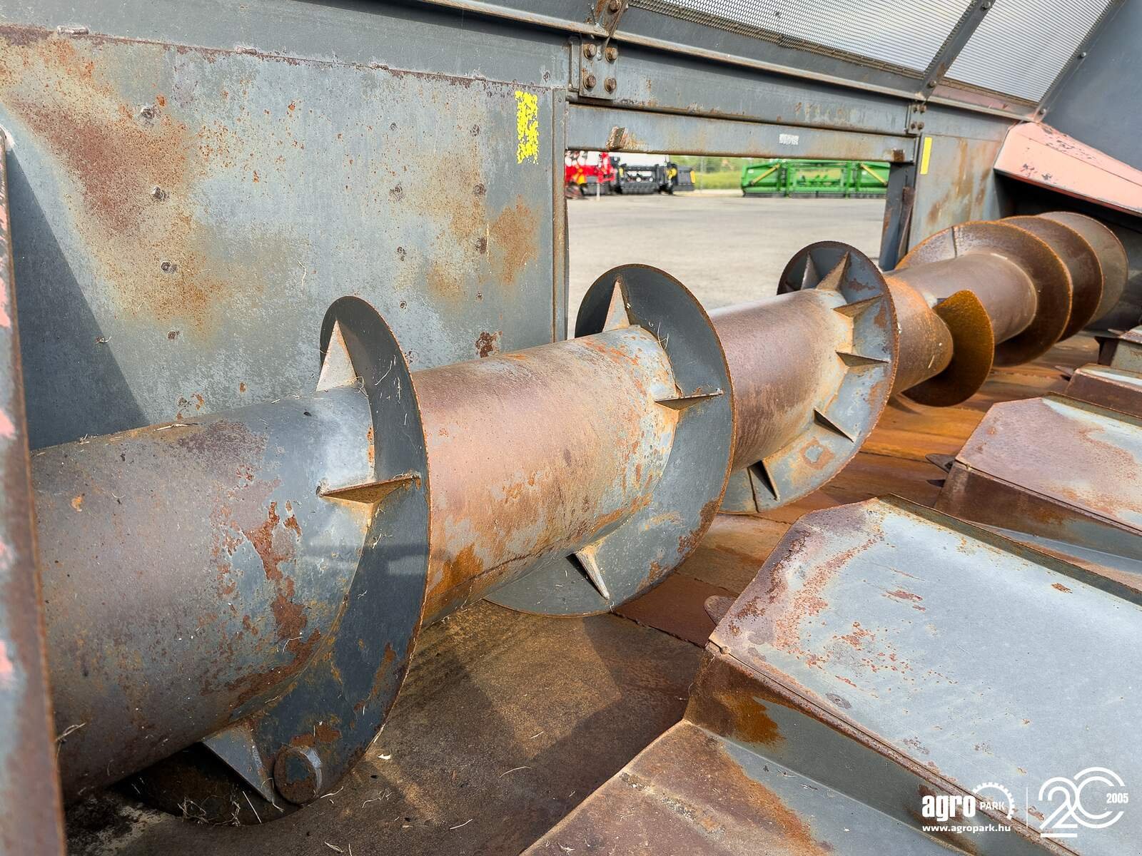 Sonnenblumenschneidwerk от тип NAS 676 Z 6 row sunflower header with chopper for JD combines, with 75 cm row spacing, Gebrauchtmaschine в Csengele (Снимка 15)