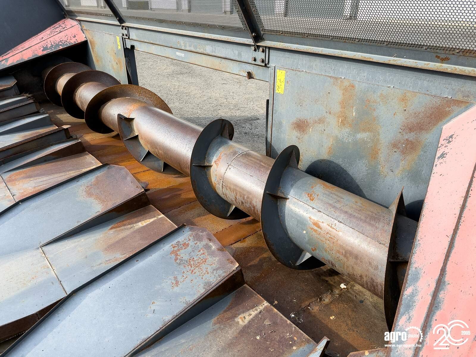 Sonnenblumenschneidwerk от тип NAS 676 Z 6 row sunflower header with chopper for JD combines, with 75 cm row spacing, Gebrauchtmaschine в Csengele (Снимка 16)