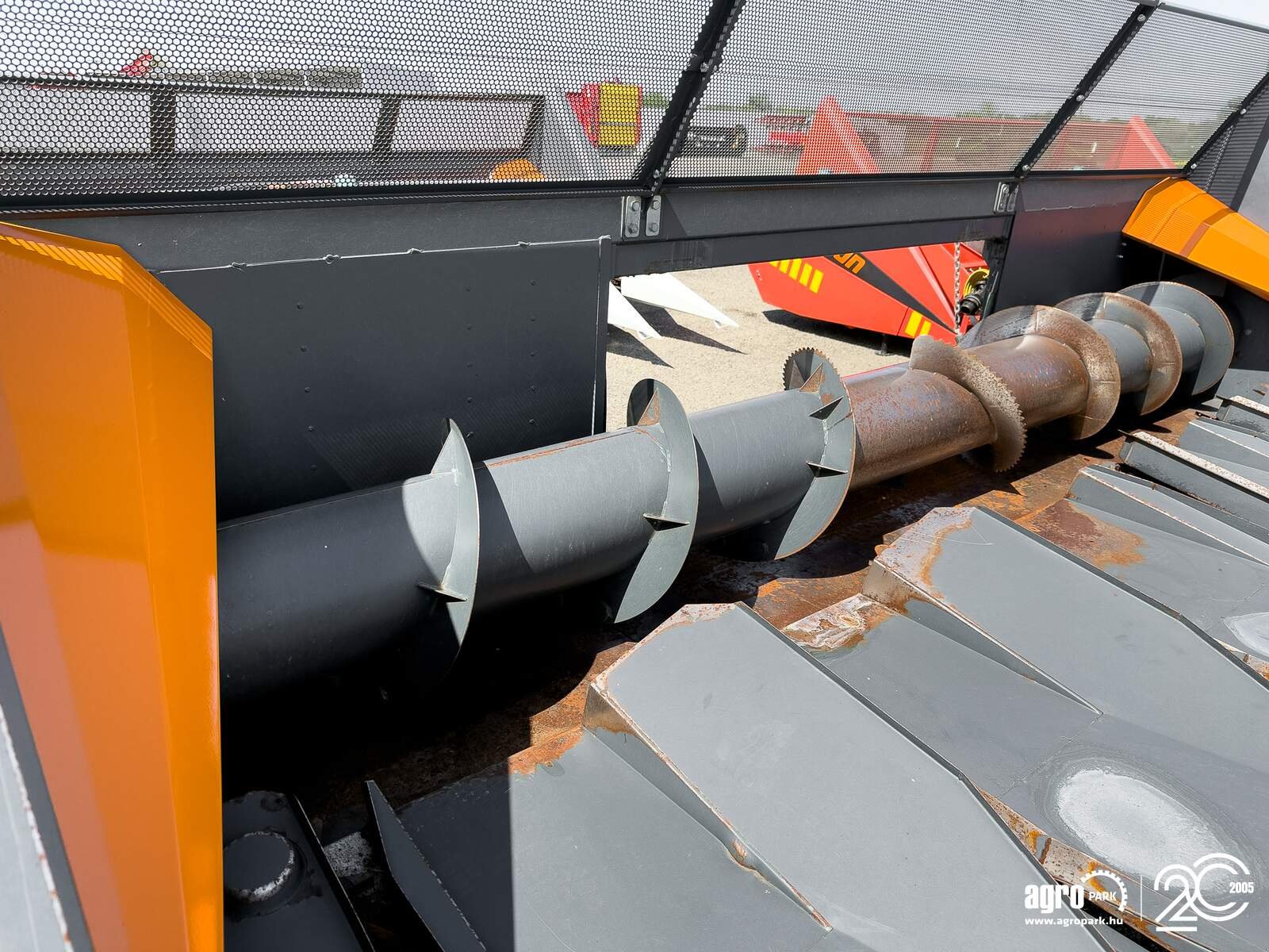 Sonnenblumenschneidwerk του τύπου NAS 676 Z sunflower header, with chopper for John Deere combines, Gebrauchtmaschine σε Csengele (Φωτογραφία 16)