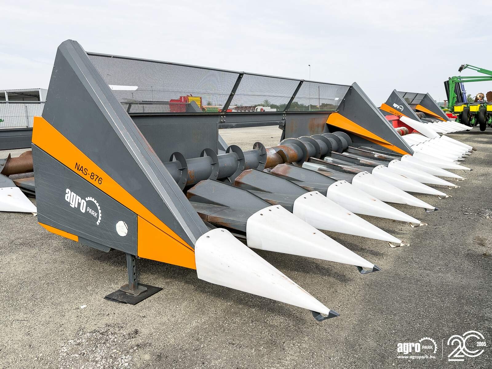 Sonnenblumenschneidwerk za tip NAS 876 8 rows, 75 cm row spacing, for New Holland combines, Gebrauchtmaschine u Csengele (Slika 2)