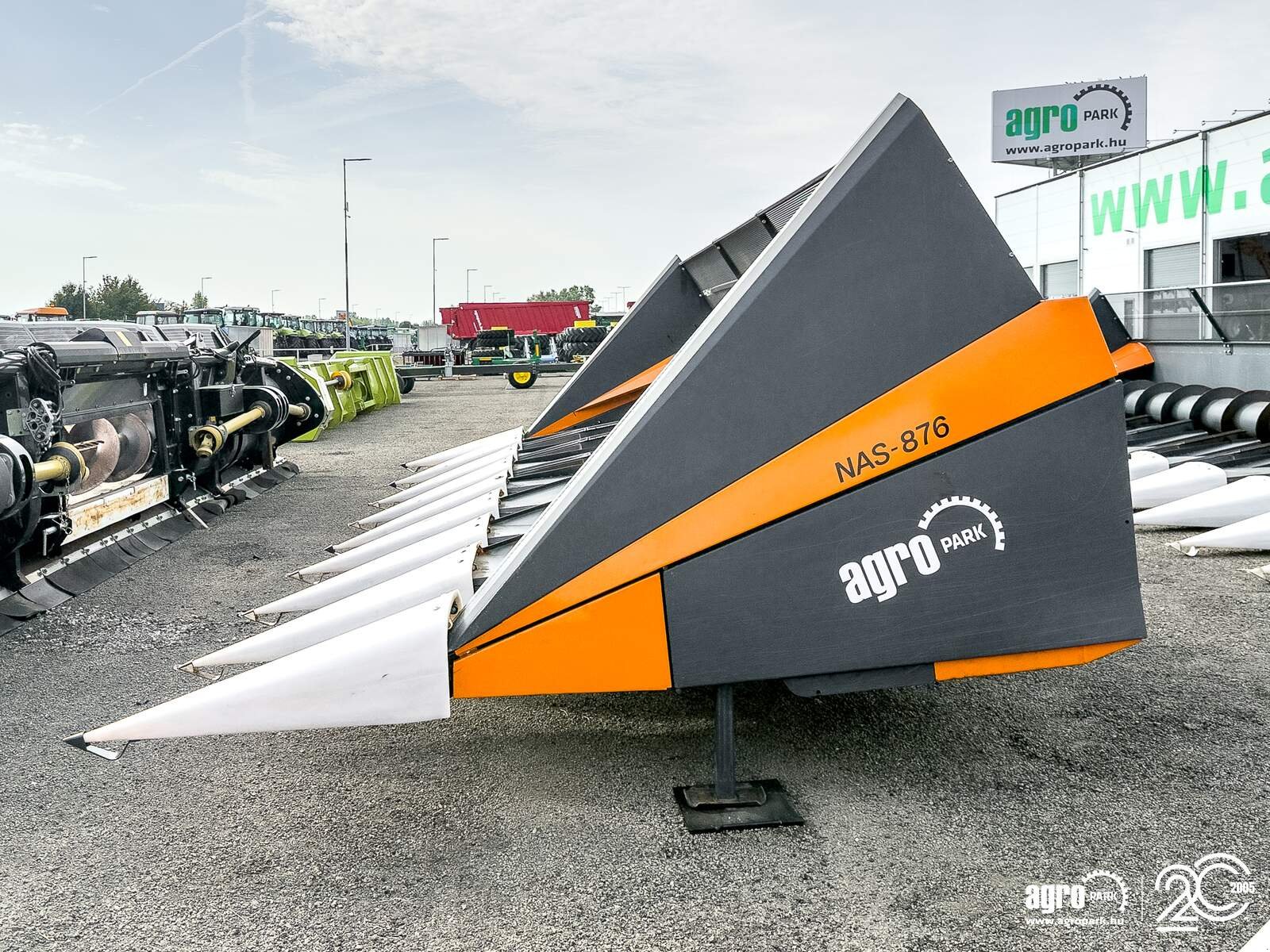 Sonnenblumenschneidwerk za tip NAS 876 8 rows, 75 cm row spacing, for New Holland combines, Gebrauchtmaschine u Csengele (Slika 7)