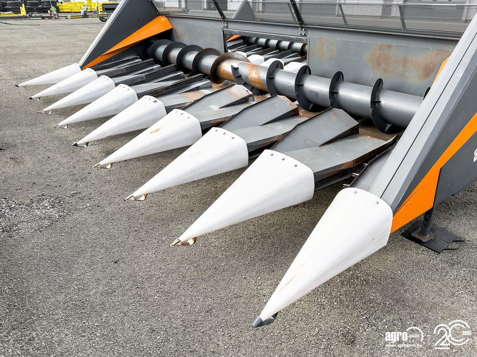 Sonnenblumenschneidwerk za tip NAS 876 8 rows, 75 cm row spacing, for New Holland combines, Gebrauchtmaschine u Csengele (Slika 10)