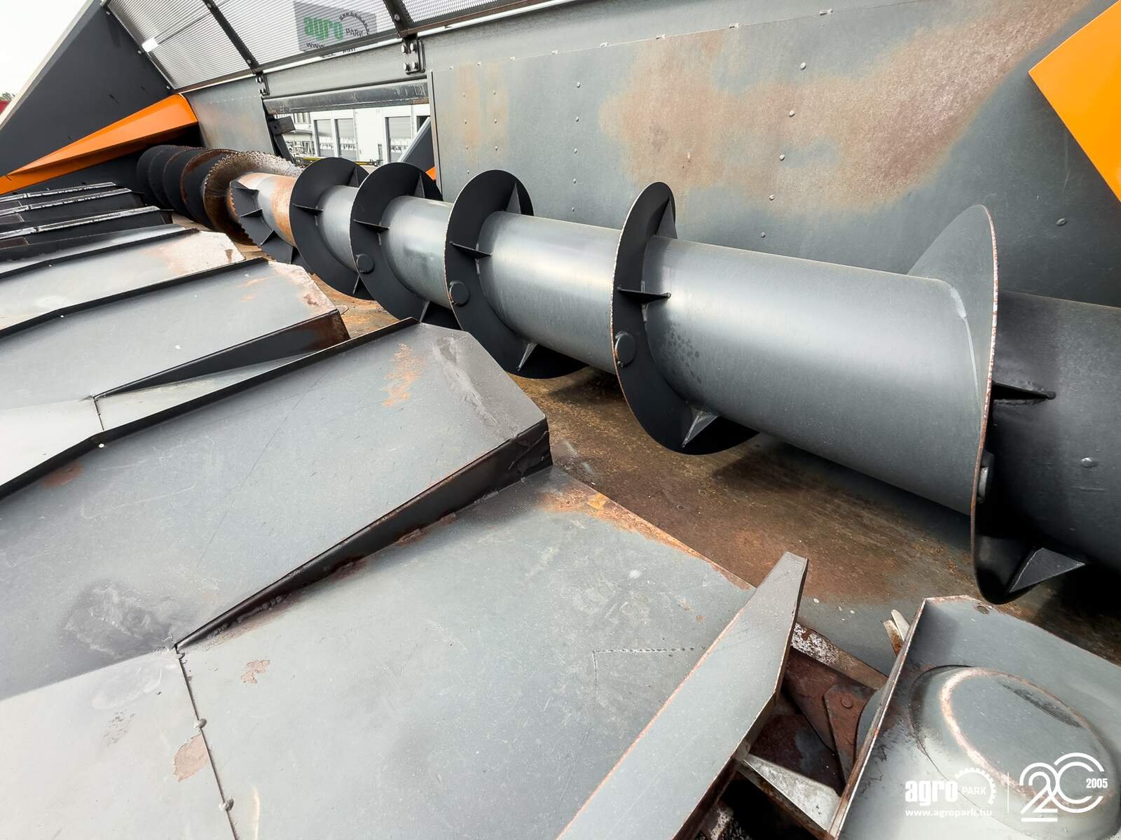 Sonnenblumenschneidwerk za tip NAS 876 8 rows, 75 cm row spacing, for New Holland combines, Gebrauchtmaschine u Csengele (Slika 15)
