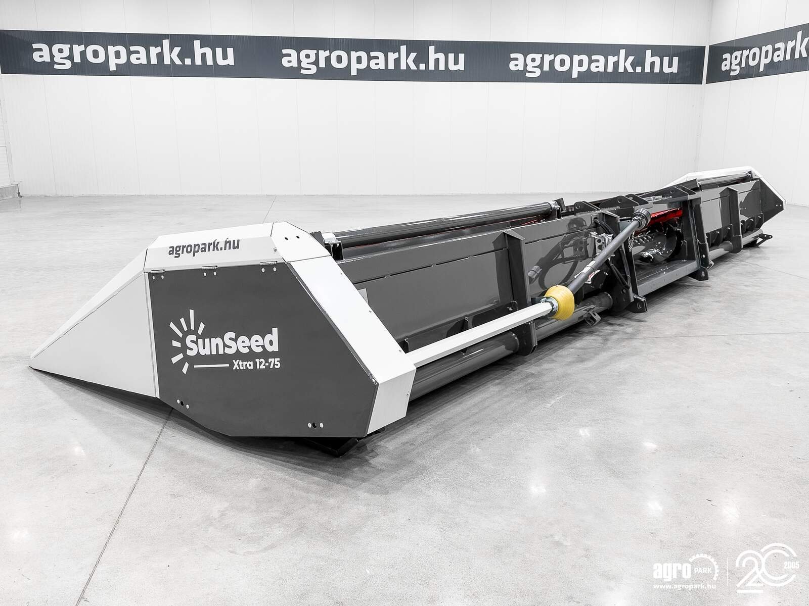 Sonnenblumenschneidwerk от тип SunSeed Xtra 12-75 UNUSED 9 m, 12 row (75 cm), row independent sunflower header (AGCO), Gebrauchtmaschine в Csengele (Снимка 4)