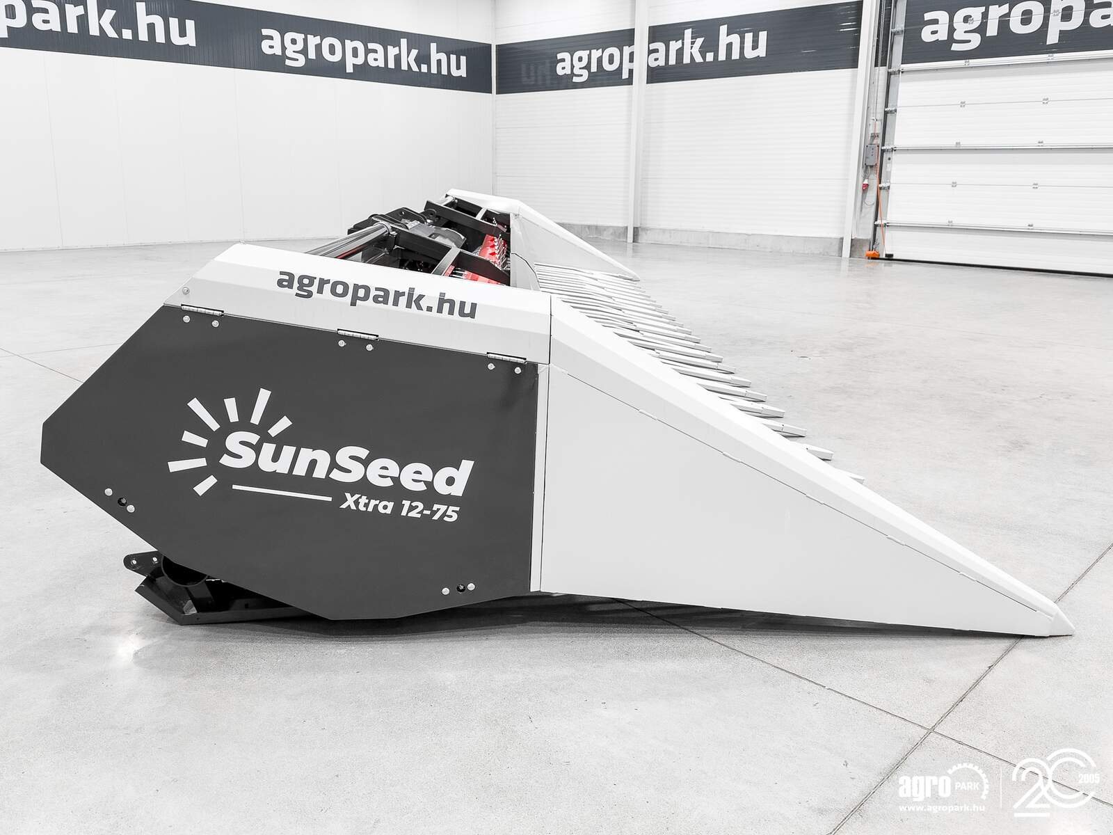 Sonnenblumenschneidwerk от тип SunSeed Xtra 12-75 UNUSED 9 m, 12 row (75 cm), row independent sunflower header (AGCO), Gebrauchtmaschine в Csengele (Снимка 9)