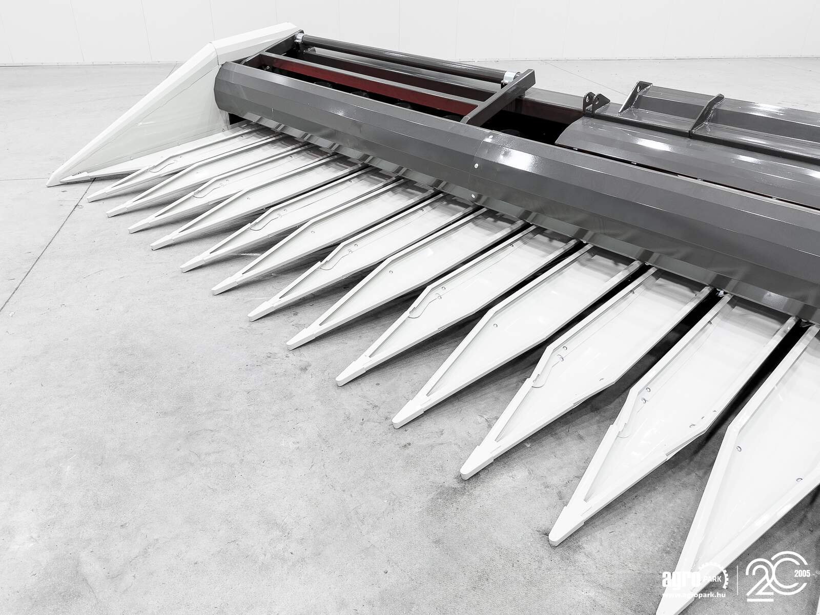 Sonnenblumenschneidwerk del tipo SunSeed Xtra 12-75, Gebrauchtmaschine en Csengele (Imagen 11)