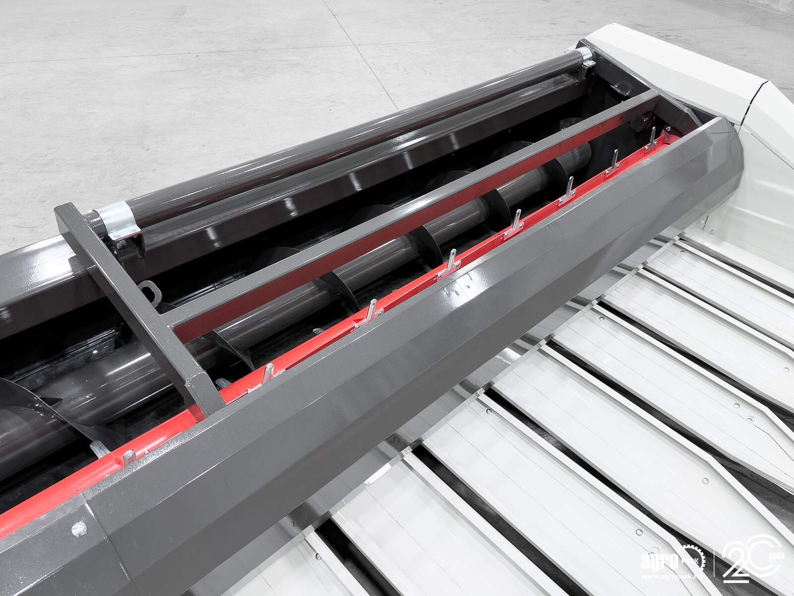 Sonnenblumenschneidwerk del tipo SunSeed Xtra 12-75, Gebrauchtmaschine en Csengele (Imagen 26)