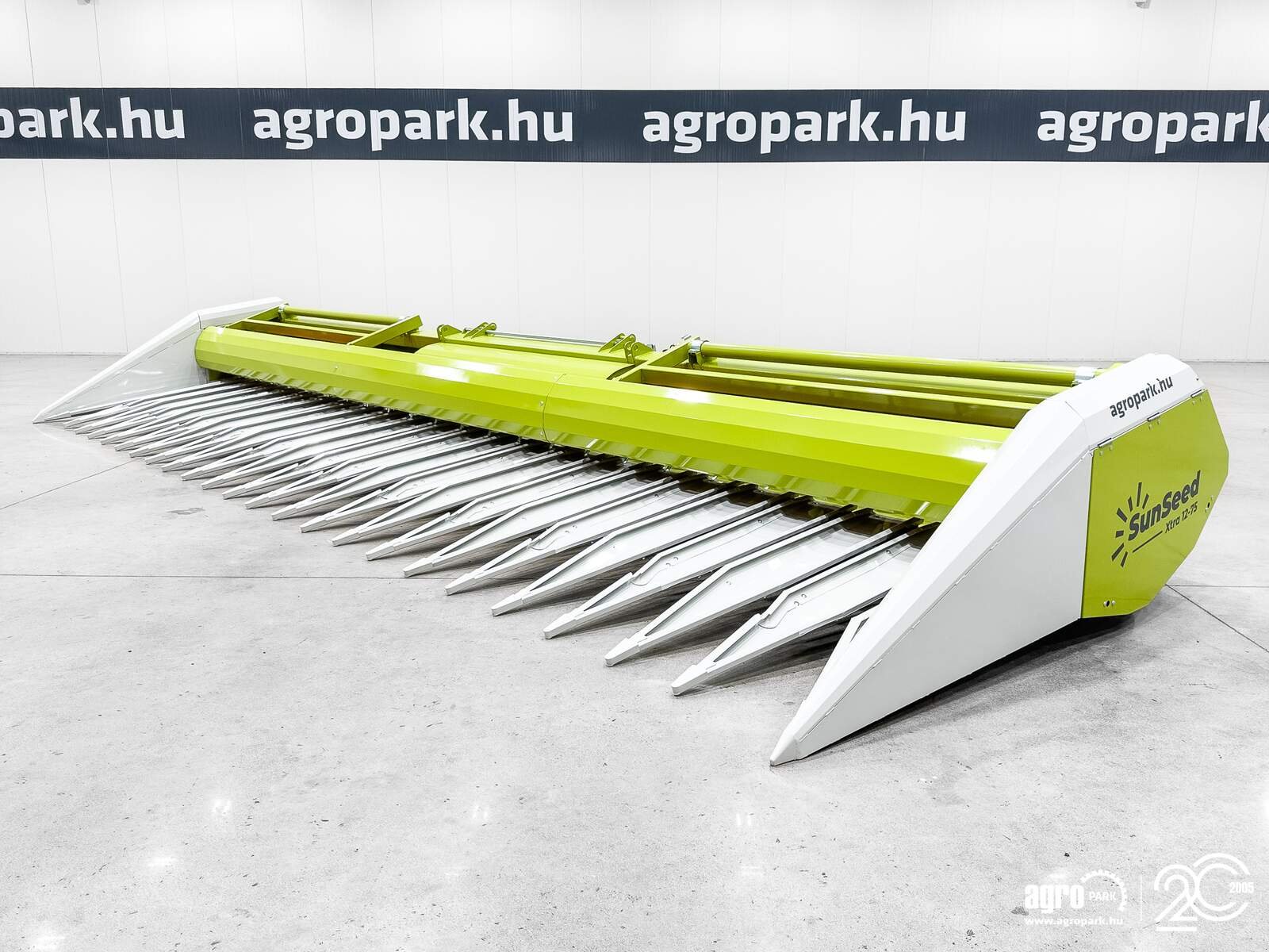 Sonnenblumenschneidwerk типа SunSeed Xtra 16-75 12 m, 16 row (75 cm), row independent sunflower header (Claas), Gebrauchtmaschine в Csengele (Фотография 1)