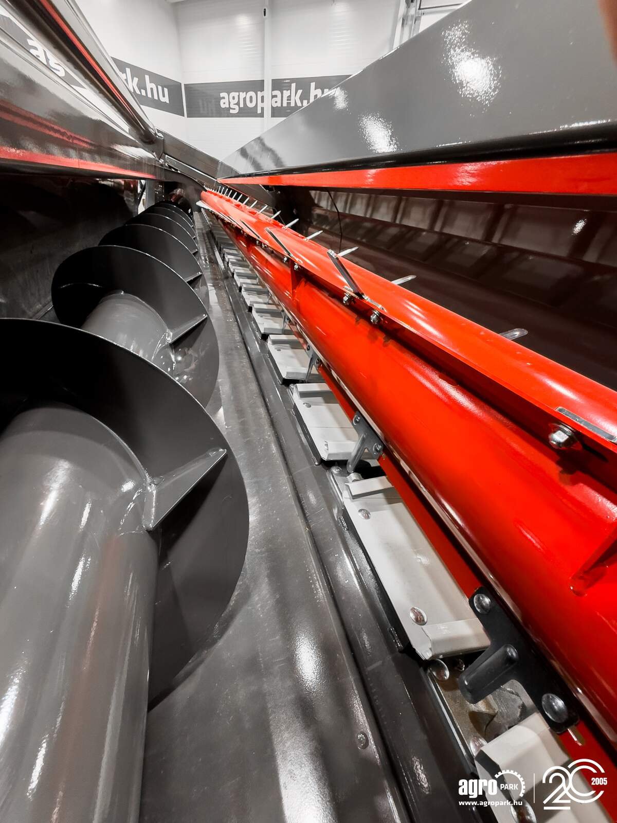 Sonnenblumenschneidwerk van het type SunSeed Xtra 16-75 UNUSED 12 m, 16 row (75 cm), row independent sunflower header (AGCO), Gebrauchtmaschine in Csengele (Foto 29)