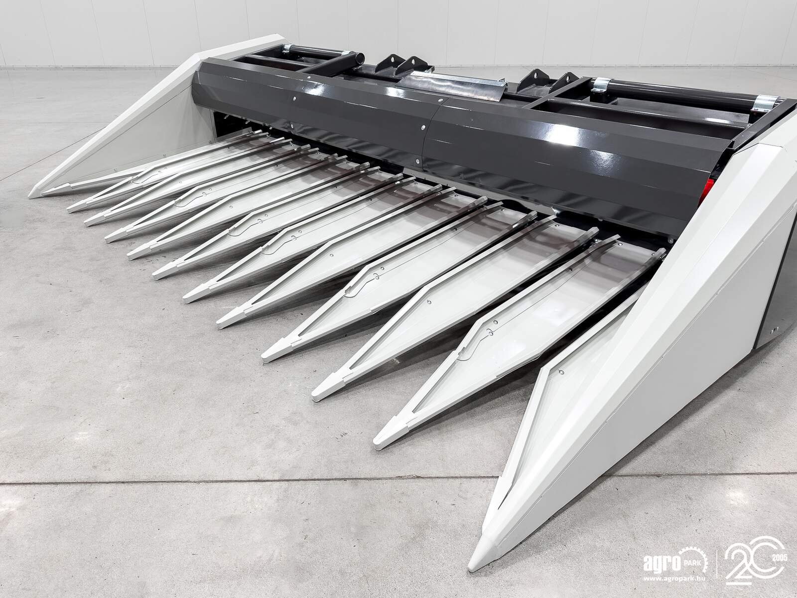 Sonnenblumenschneidwerk del tipo SunSeed Xtra 6-75, Gebrauchtmaschine en Csengele (Imagen 10)