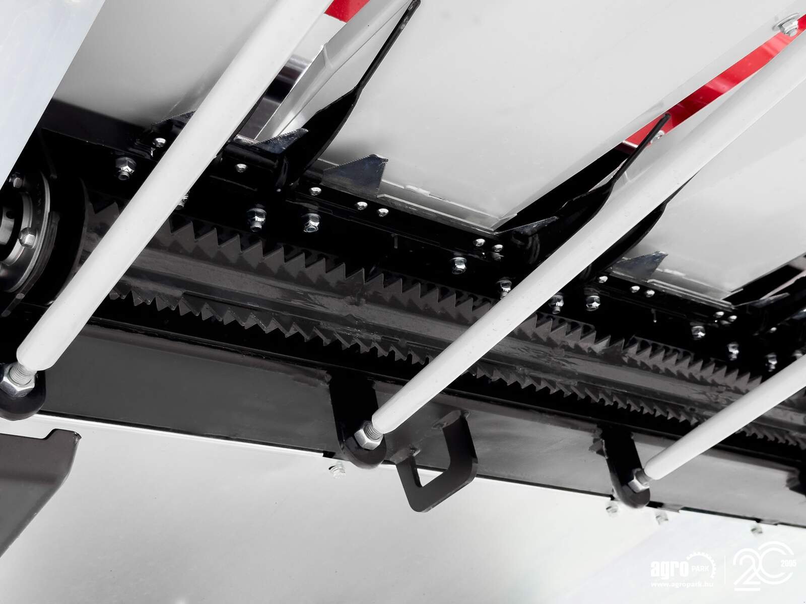 Sonnenblumenschneidwerk del tipo SunSeed Xtra 6-75, Gebrauchtmaschine en Csengele (Imagen 18)