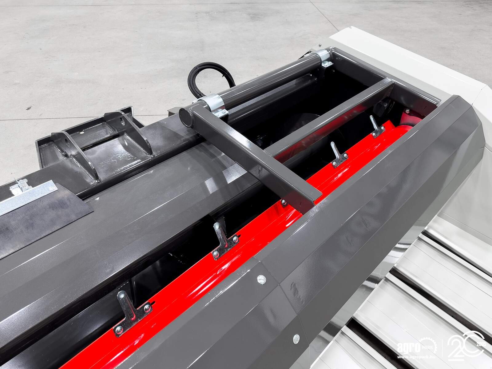 Sonnenblumenschneidwerk del tipo SunSeed Xtra 6-75, Gebrauchtmaschine en Csengele (Imagen 23)