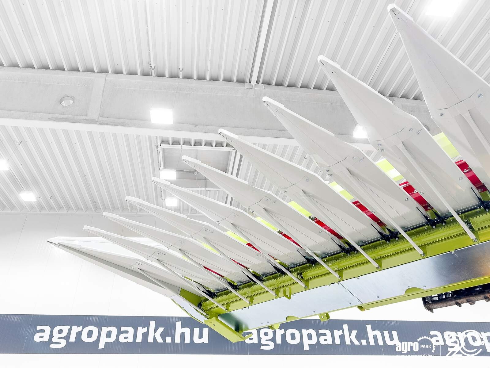 Sonnenblumenschneidwerk del tipo SunSeed Xtra 8-75, Gebrauchtmaschine en Csengele (Imagen 15)