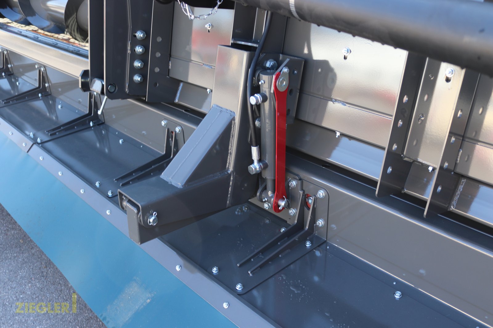 Sonnenblumenschneidwerk des Typs Ziegler Sunmaster Pro, Neumaschine in Pöttmes (Bild 11)