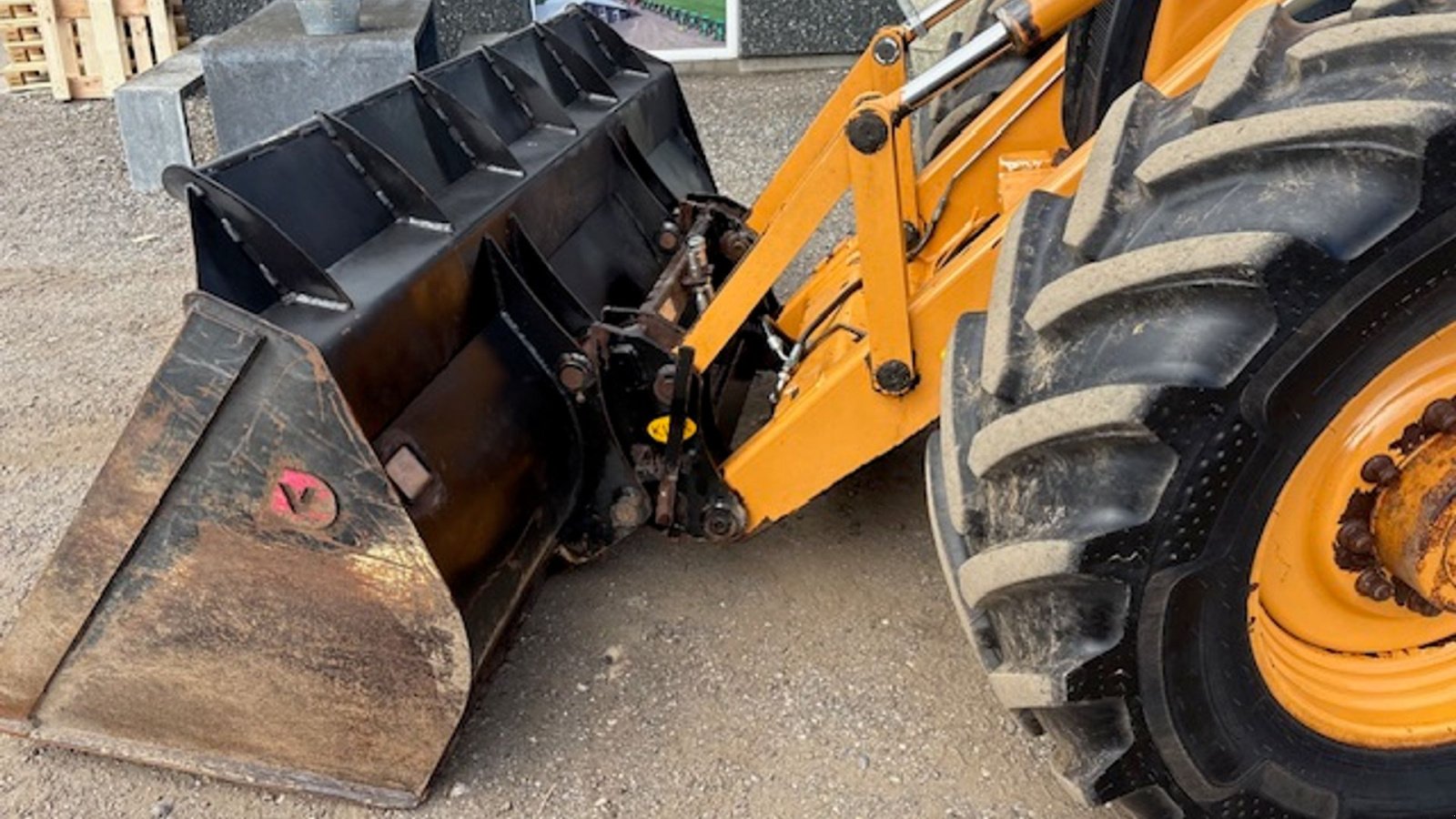 Sonstige Bagger & Lader des Typs Case IH 695 ST  MED PLANERBLAD OG 2 GRAVESKOVLE, Gebrauchtmaschine in Dronninglund (Bild 3)