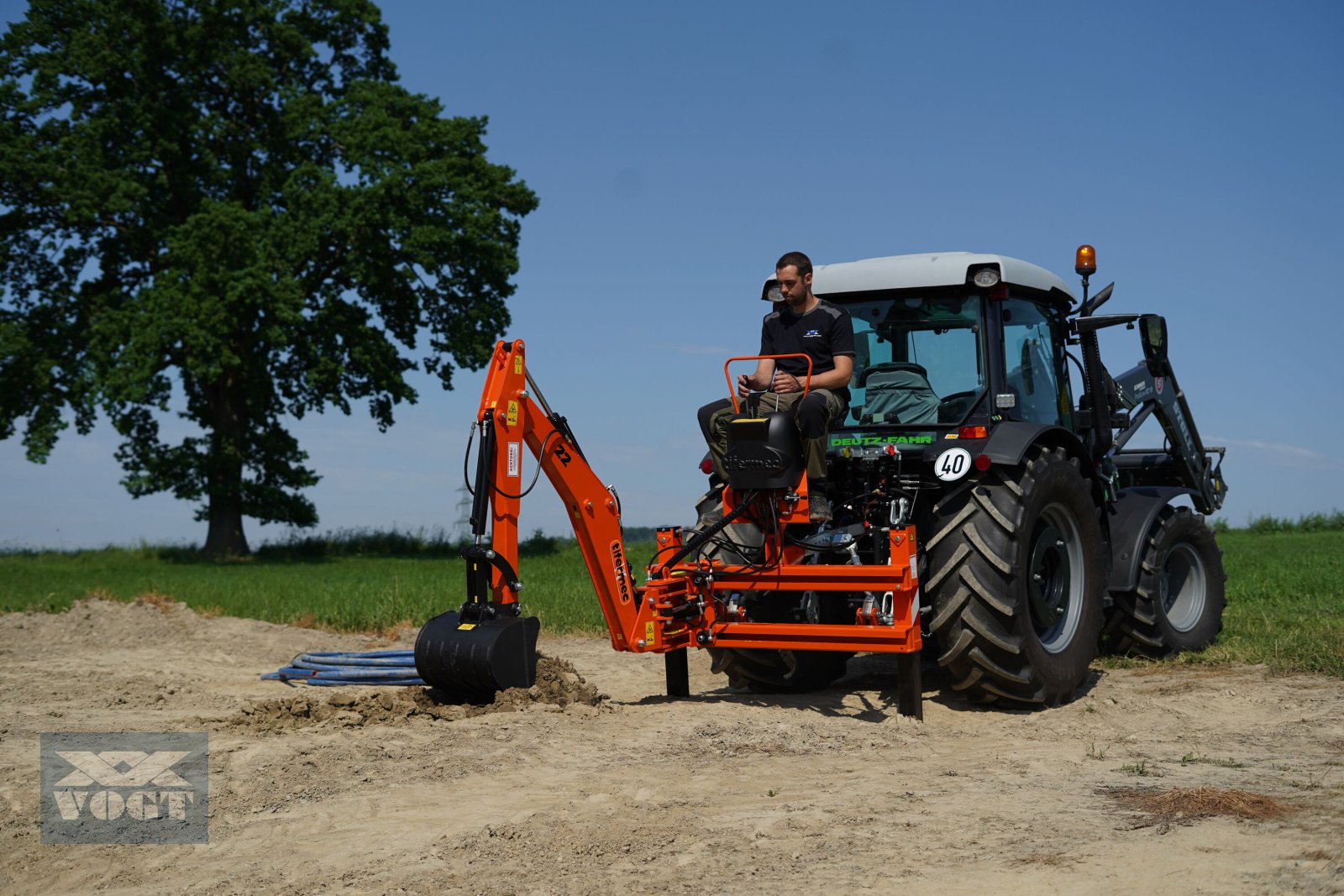 Sonstige Bagger & Lader Türe ait DIGGER L22 Heckbagger /Anbaubagger für Traktor inkl. Baggerschaufel-Aktion-, Neumaschine içinde Schmallenberg (resim 4)