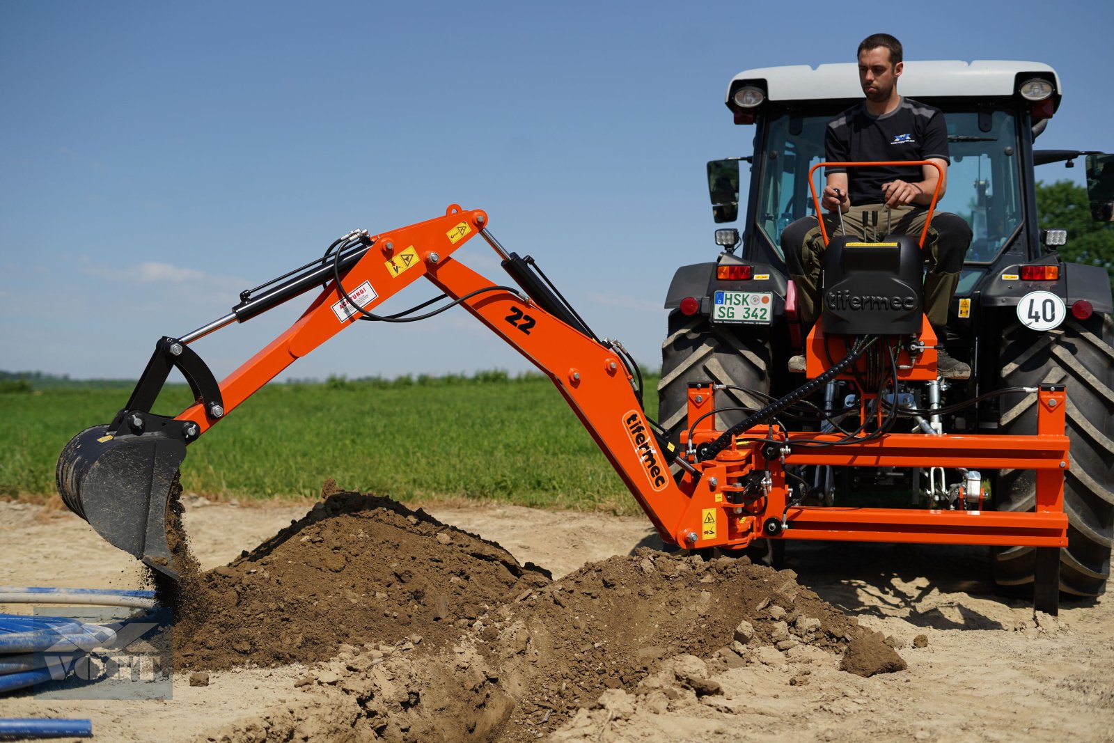 Sonstige Bagger & Lader Türe ait DIGGER L22 Heckbagger /Anbaubagger für Traktor inkl. Baggerschaufel-Aktion-, Neumaschine içinde Schmallenberg (resim 11)