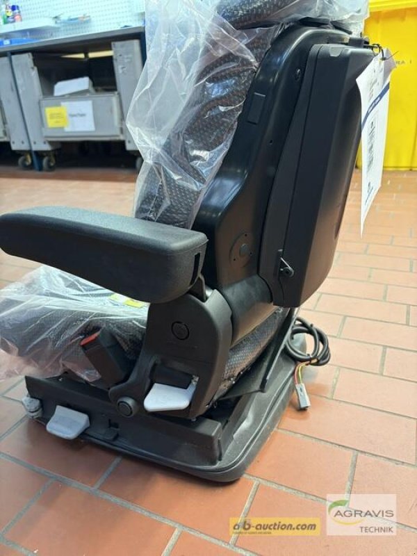 Sonstige Bagger & Lader typu Fendt FENDT FAHRERSITZ, Neumaschine v Meppen (Obrázek 3)