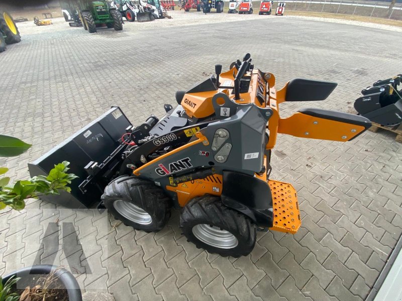 Sonstige Bagger & Lader typu GiANT Skid Steer GS 900, Gebrauchtmaschine v Eching