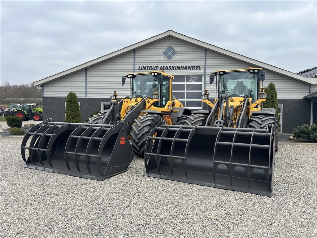 Sonstige Bagger & Lader of the type JST Overfalds skovl 300 med skårende tænder og med ekstra slidstål i hæl samt forkantskær, Gebrauchtmaschine in Lintrup (Picture 2)