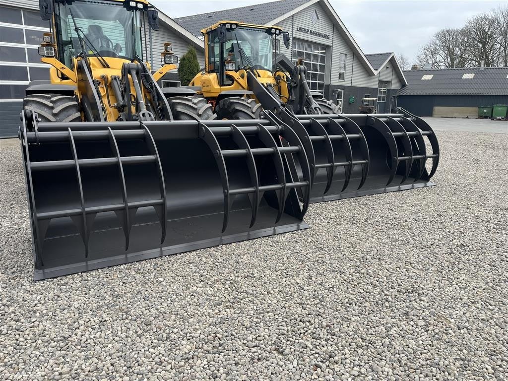 Sonstige Bagger & Lader of the type JST Overfalds skovl 300 med skårende tænder og med ekstra slidstål i hæl samt forkantskær, Gebrauchtmaschine in Lintrup (Picture 12)