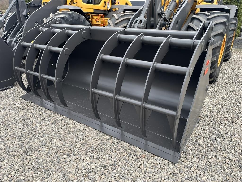 Sonstige Bagger & Lader of the type JST Overfalds skovl 300 med skårende tænder og med ekstra slidstål i hæl samt forkantskær, Gebrauchtmaschine in Lintrup (Picture 1)