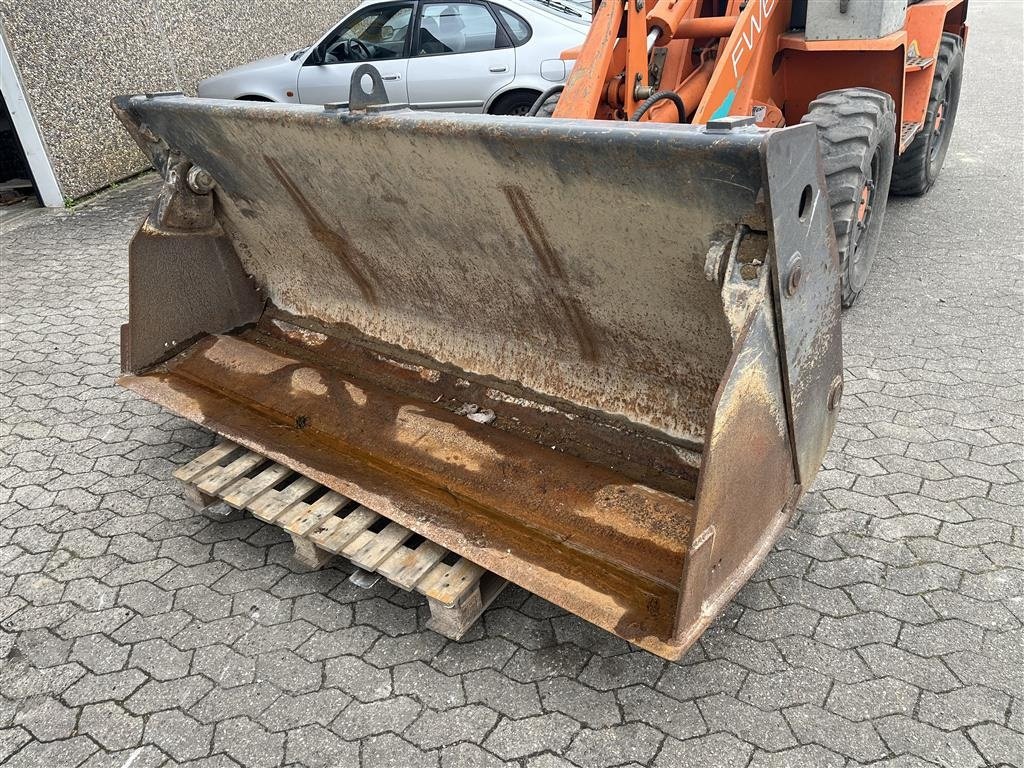 Sonstige Bagger & Lader типа New Holland 4-i-1 skovl MED VOLVO FÆSTE, Gebrauchtmaschine в Havndal (Фотография 1)