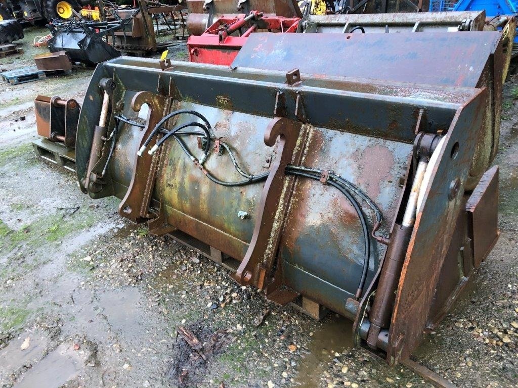 Sonstige Bagger & Lader des Typs New Holland 4 ien skovl Med Volvo beslag, Gebrauchtmaschine in Tinglev (Bild 3)