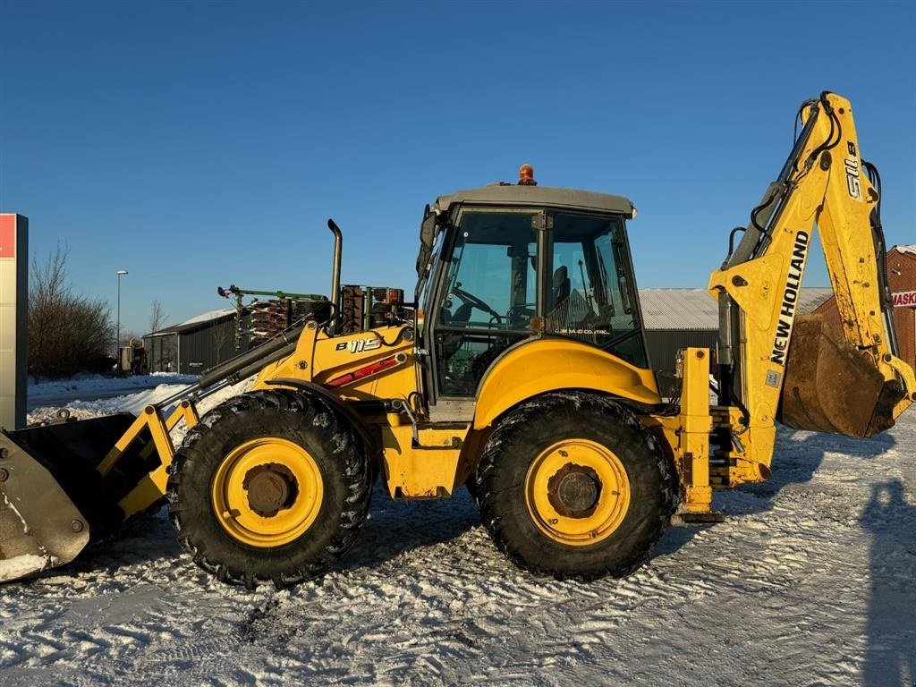 Sonstige Bagger & Lader tip New Holland B115-4PS, Gebrauchtmaschine in Hadsten (Poză 4)