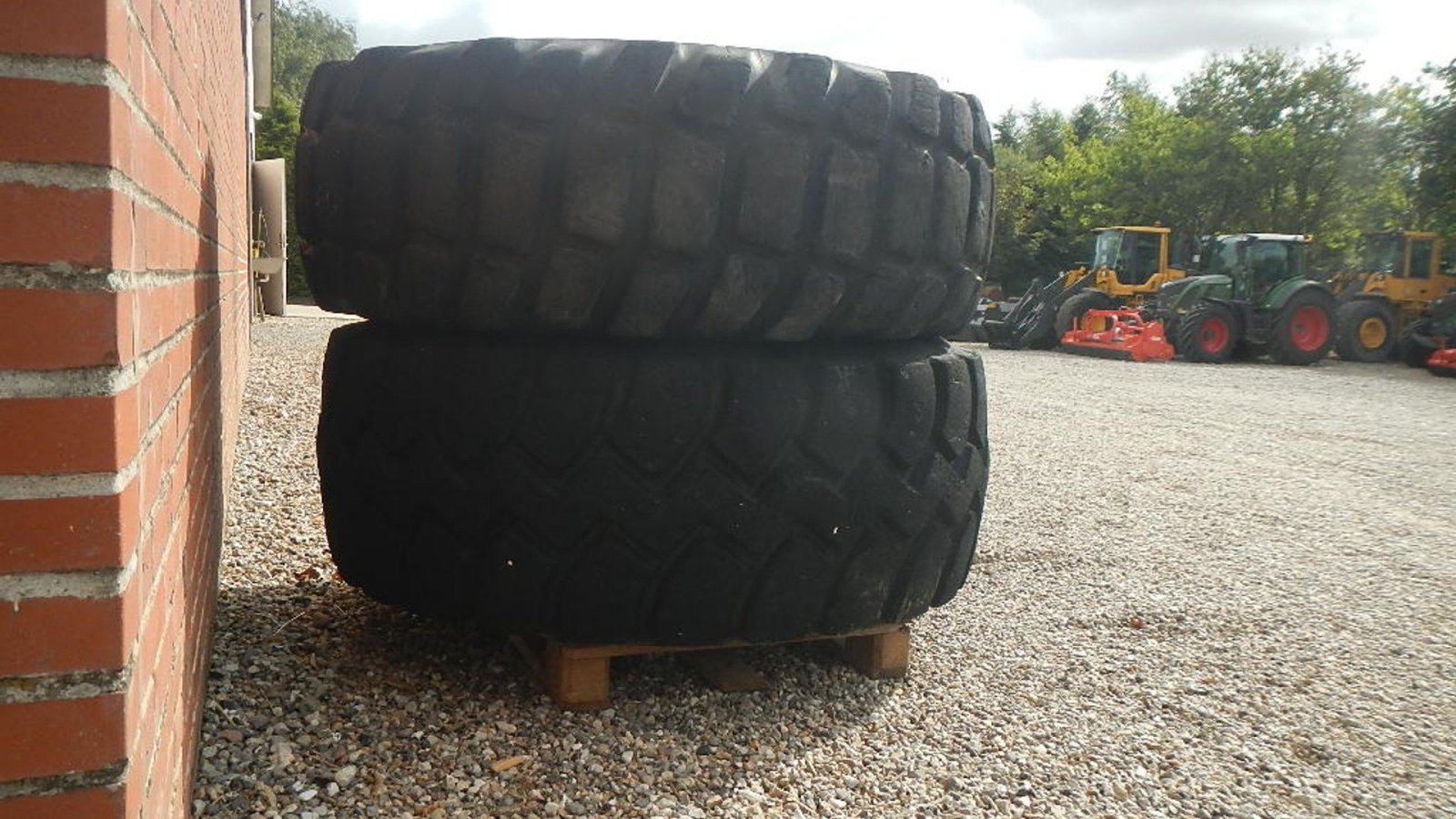 Sonstige Bagger & Lader типа Pirelli 23.5R25, Gebrauchtmaschine в Aabenraa (Фотография 4)