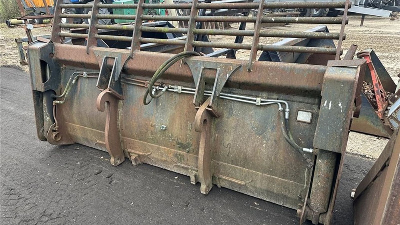 Sonstige Bagger & Lader des Typs Sonstige 300 cm. 4i1 skovl til gummiged, Gebrauchtmaschine in Gjerlev J. (Bild 3)