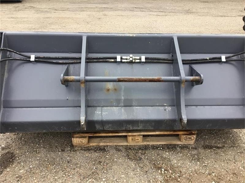 Sonstige Bagger & Lader Türe ait Sonstige 4-i-en med NH beslag - 240 / 0,8m3, Gebrauchtmaschine içinde Mern (resim 3)