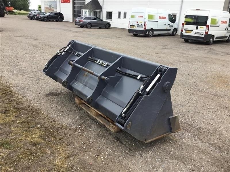 Sonstige Bagger & Lader Türe ait Sonstige 4-i-en med NH beslag - 240 / 0,8m3, Gebrauchtmaschine içinde Mern (resim 1)