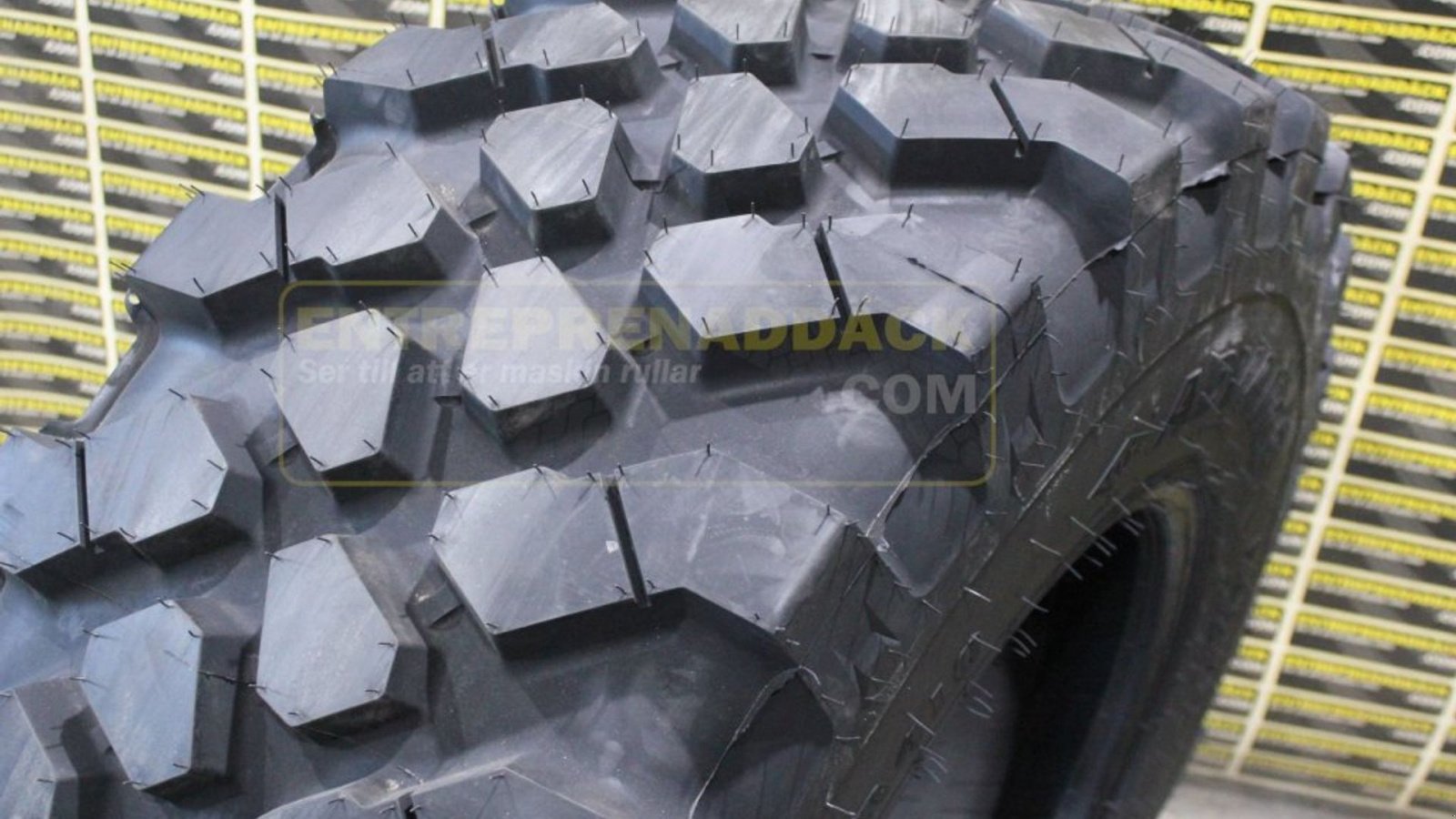 Sonstige Bagger & Lader of the type Sonstige Advance AR410 400/70R20 (16,0/70R20) til kompakt læssemaskine – løst dæk – komplet hjul. Volvo L30/L35 og flere andre modeller., Gebrauchtmaschine in Gävle (Picture 1)