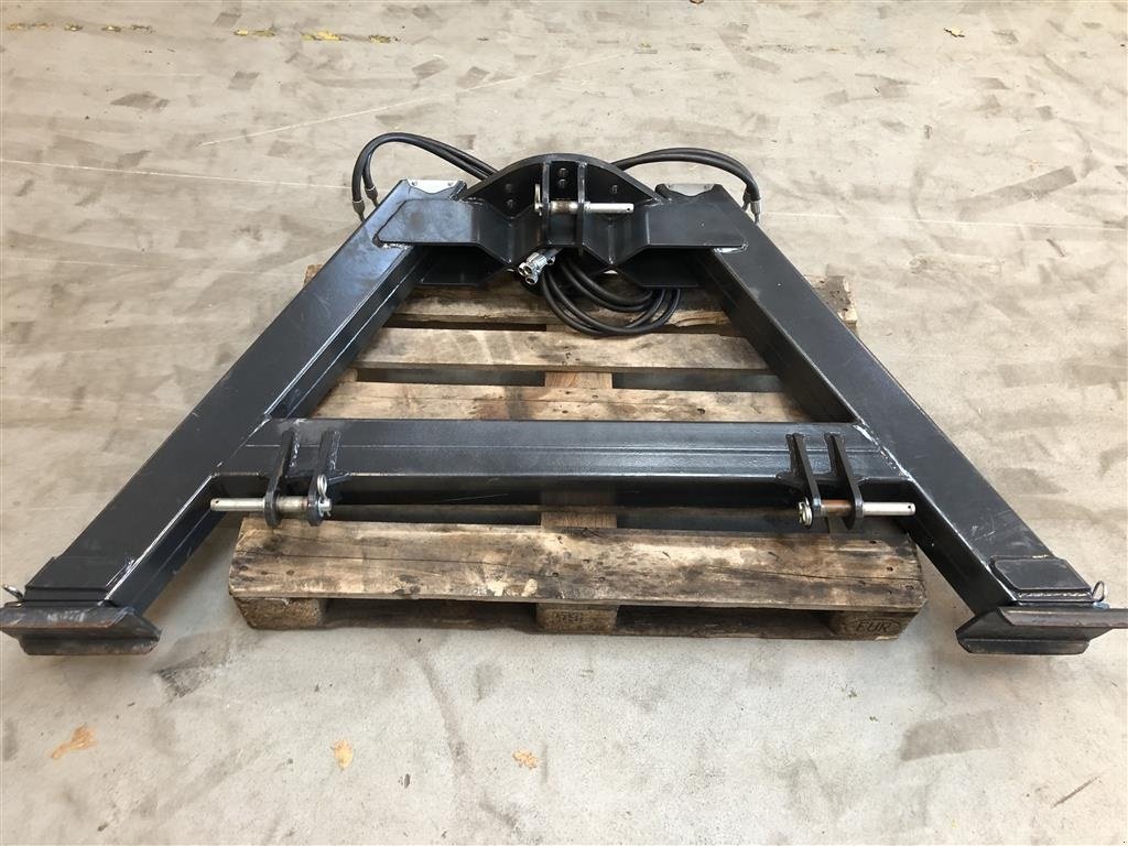 Sonstige Bagger & Lader typu Sonstige KRAN STATIV MED HYDRAULISKE STØTTEBEN, Gebrauchtmaschine v Holstebro (Obrázek 1)