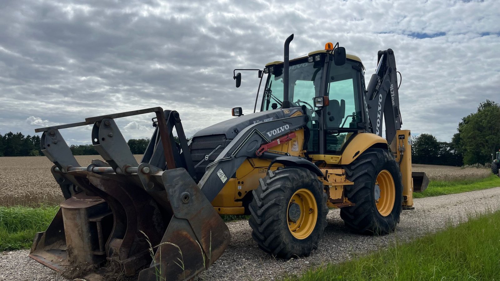 Sonstige Bagger & Lader of the type Volvo BL71 plus Volvo bl71 plus, Gebrauchtmaschine in Tilst (Picture 1)
